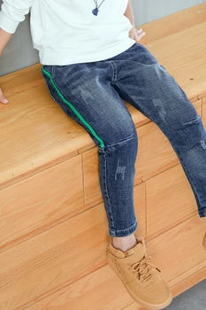 Berniukų džinsai 2020 m. pavasarį ir rudenį naujų didelis vaikų kelnės ruožas vaikų kelnės mados džinsus