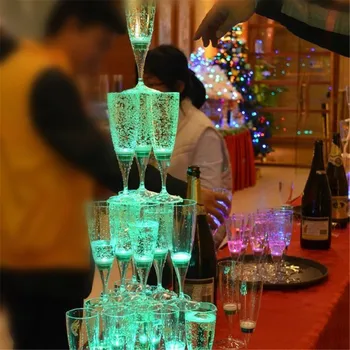 6Pcs per daug Skysčio veikliosios LED Šampano Stiklo lemputės, LED Flash Šampano Taurę už klubo baras Šalis Dekoro Kalėdų prekes